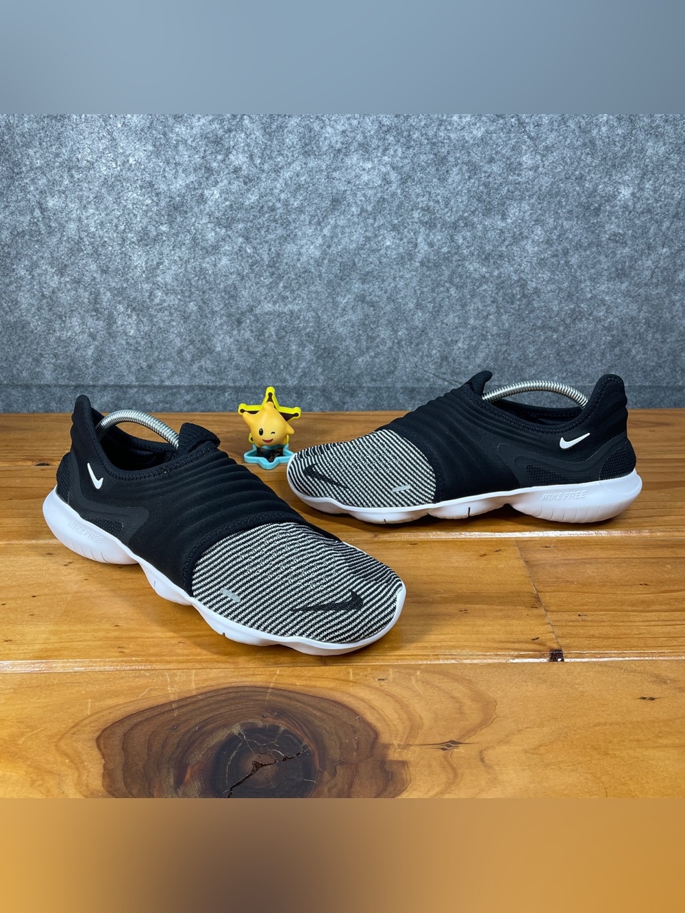 Nike Free RN Flyknit 3.0 Mens 10.5 Black White Running Shoes AQ5707-005